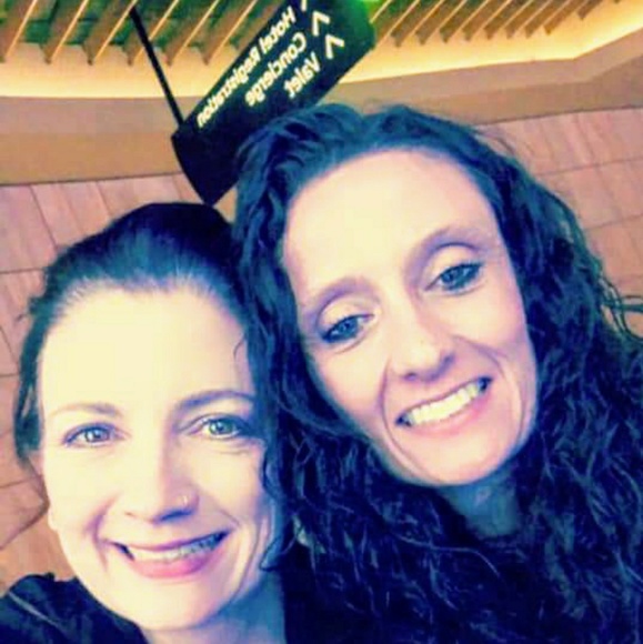 Meet your Posher, Debi - Picture 3 of 5